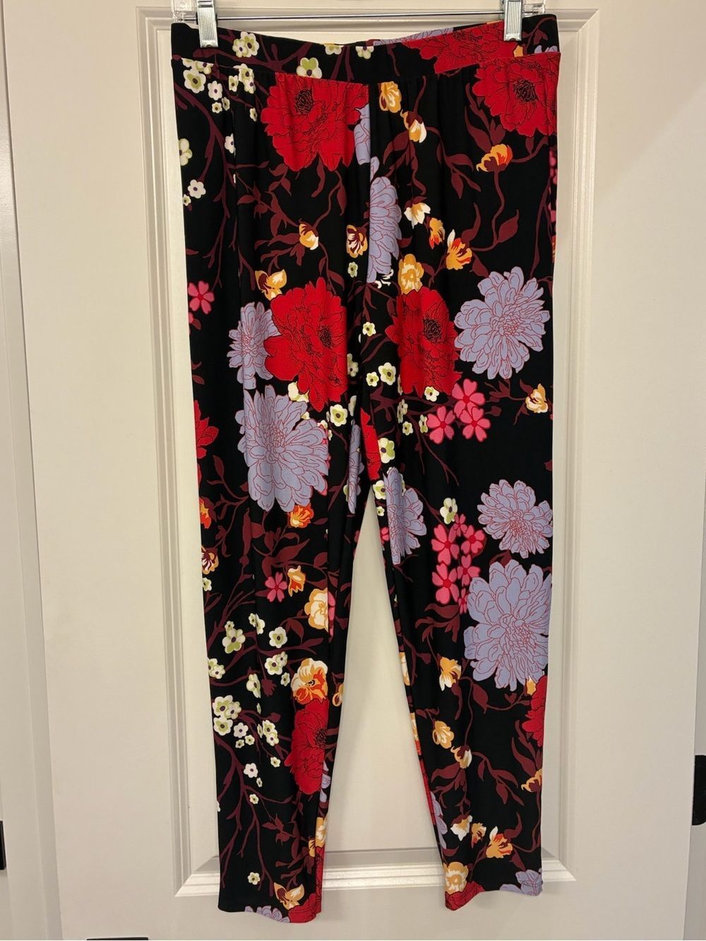 SUSAN GRAVER Liquid Knit Floral Stretch Straight-Leg Pants Black Pink Women’s SP